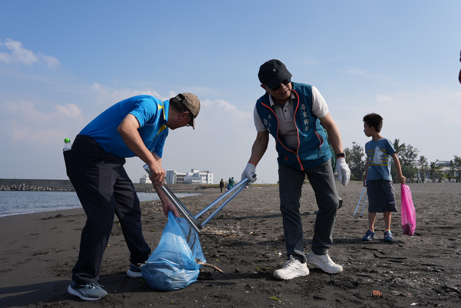 １１４年屏東郵局淨灘公益活動