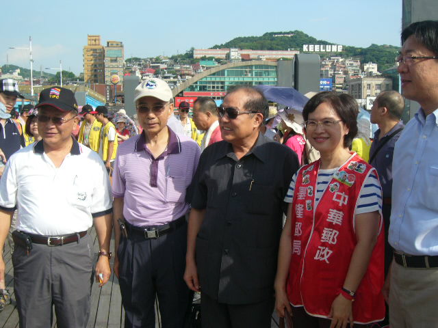 103年7月6日基隆郵局設立臨時郵局慶「103年稅務節『創新關務、智慧物流』健行活動」