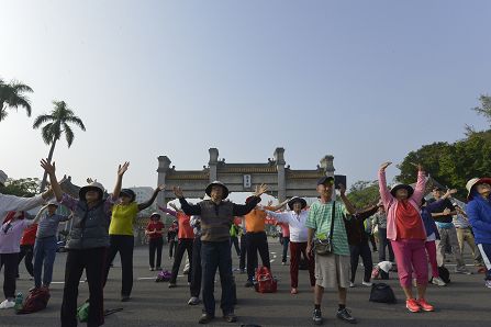 中華郵政不老運動–銀髮踏青樂悠郵