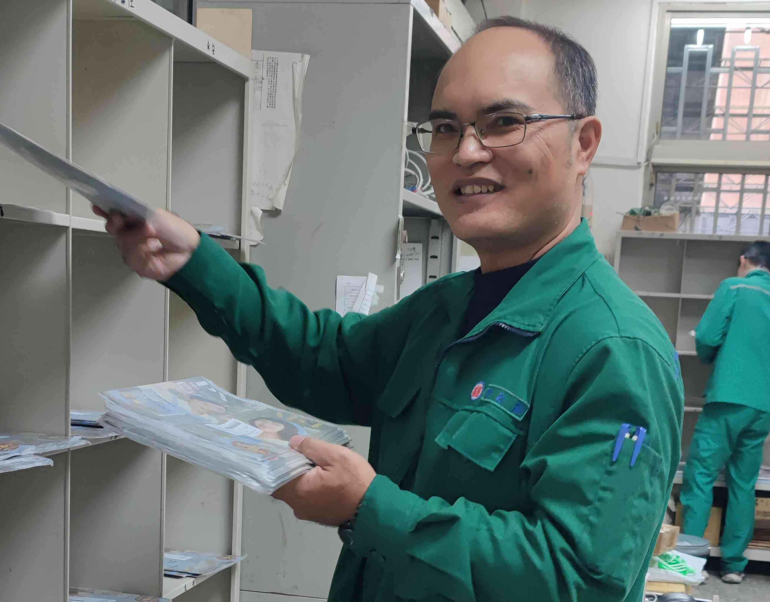 團體工作中合群互助配合度高，協辦內檯或稽查不在時之公務。	