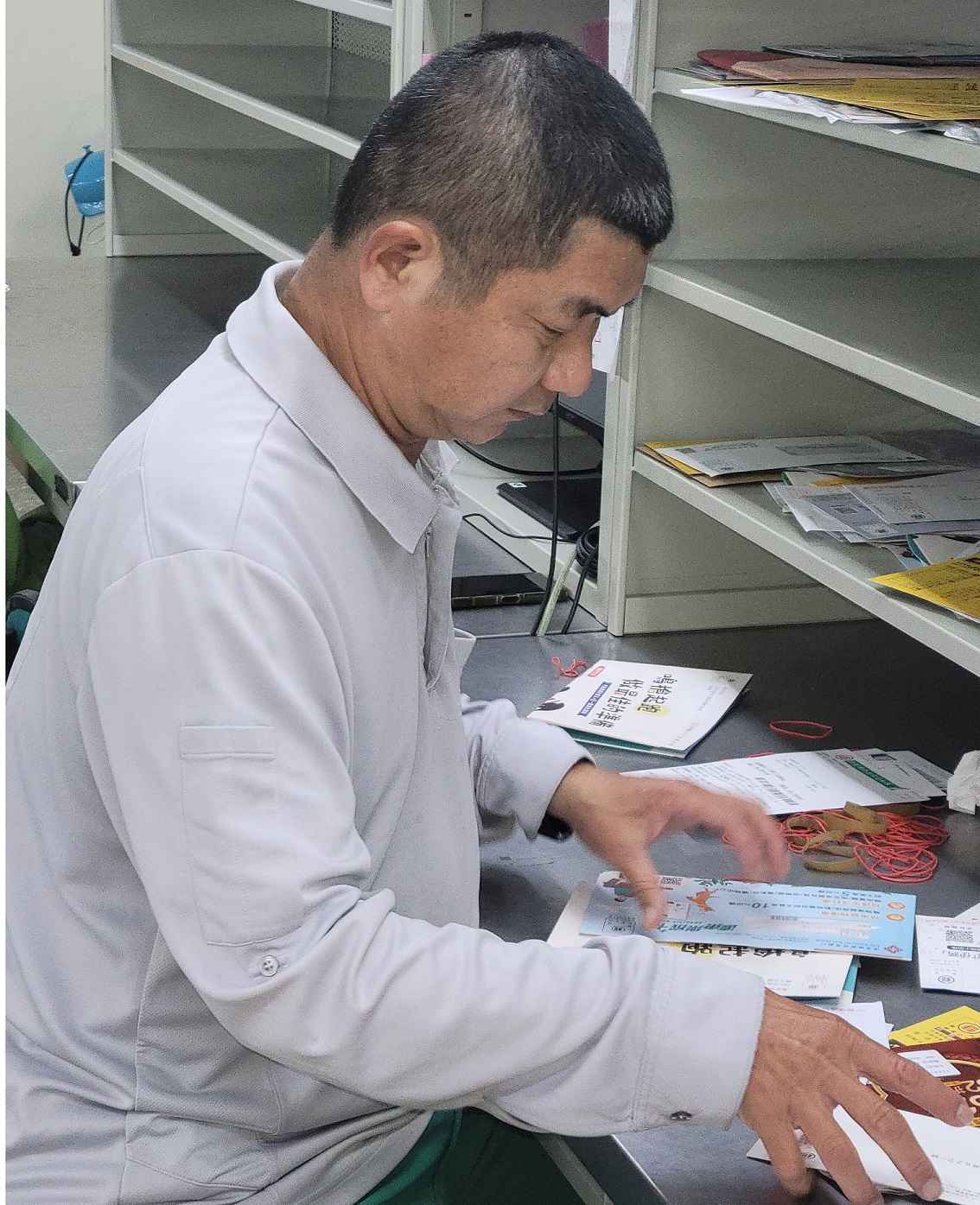 蘇員擔任混投段投遞工作時，與客戶互動關係良好讓客戶備感溫馨特去電客服中心感謝及讚譽。