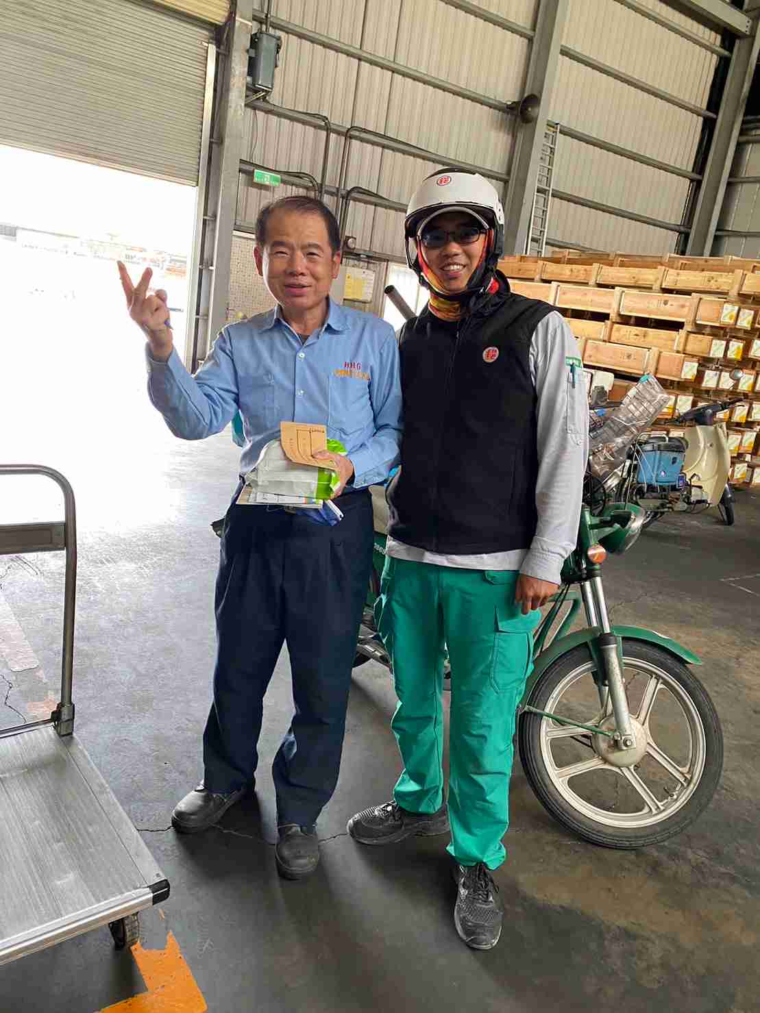 積極推廣郵政壽險、郵票冊及i郵購等業績。
