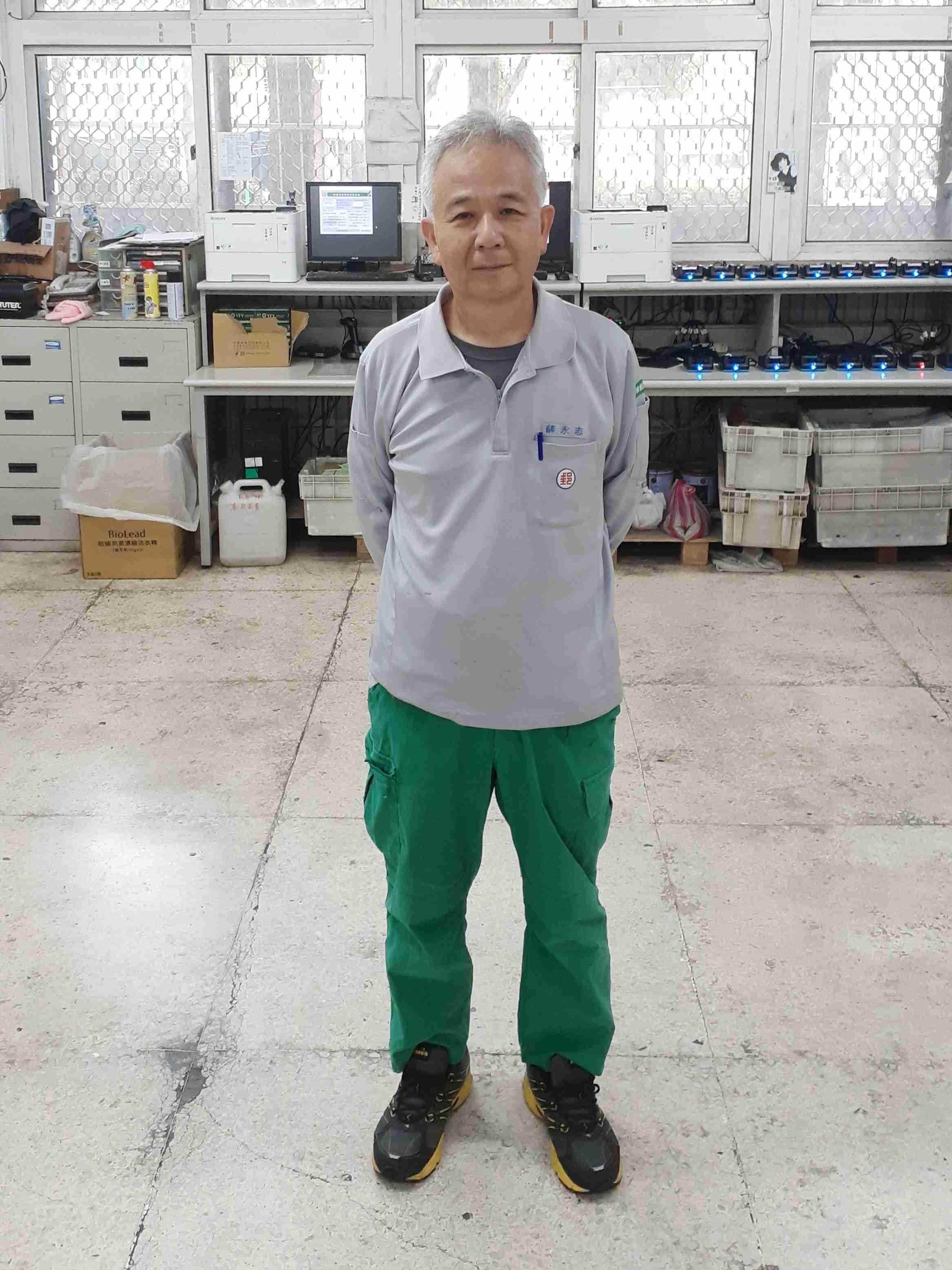 旺季期間包裹郵件量增多,薛員在能力許可範圍內亦主動協投包裹,對減低快包段同仁工作壓力,及維持投遞時效助益良多。
