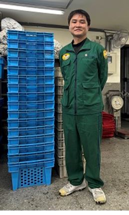 該員利用閒暇支局協助推銷郵政商品、郵票冊績效顯著,是郵政不可或缺的好員工。