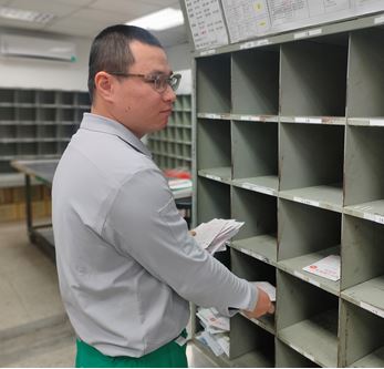 熟諳法規，協助處理客訴消弭收件人不滿。