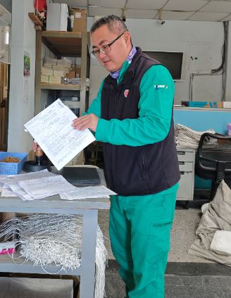 積極參與關懷獨居長者活動，主動協助獨居長者日常生活事項， 獲得民眾讚譽肯定。