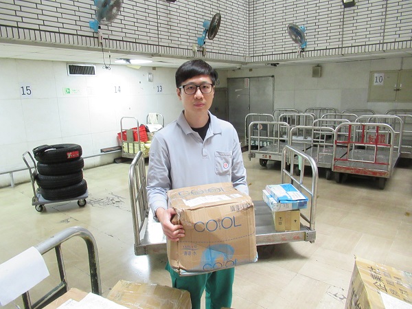 單位指派事項、業務推展等均努力完成，服務年餘未曾受有客訴，表現良好。
