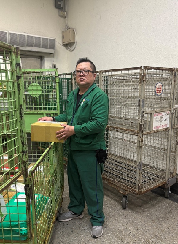 把握上收機會行銷壽險亦常利用下班後登門拜訪客戶，對本股壽險成績貢獻良多。
