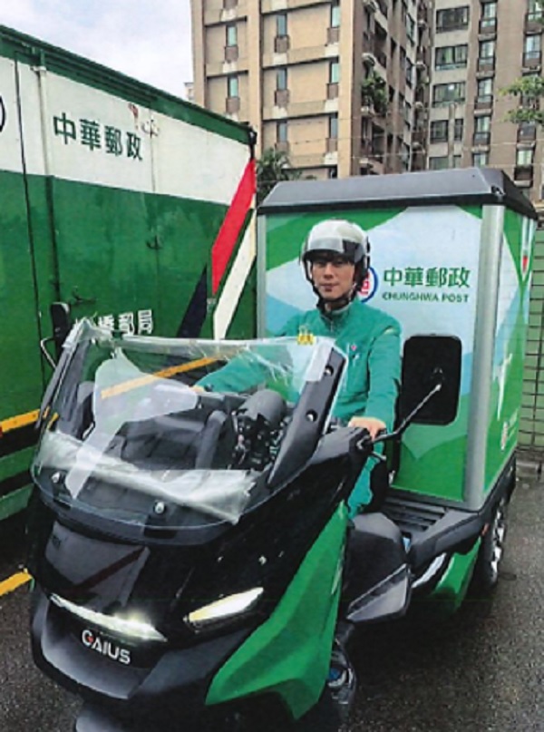 積極投入公司試辦電動三輪車投遞業務，針對車輛操作及投遞動線進行實際體驗，供單位後續評估參考。