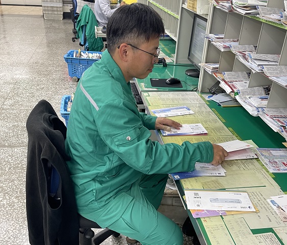 主動協助特約戶上收業務無怨言。
