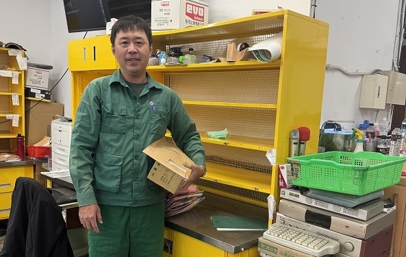 信件較多時會主動幫助其他同仁一起完成工作。