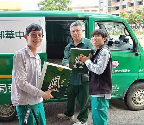 關懷獨居老人參與地方慈善：主動發揮郵政「關懷獨居老人」的精神，積極參與地方慈善事務（郵愛端午粽粽暖獨老活動義工、庄前社區發展協會關懷捐贈、北庄社區發展協會關懷捐贈、華山基金會關懷捐贈、神岡慈善會關懷捐贈等）。