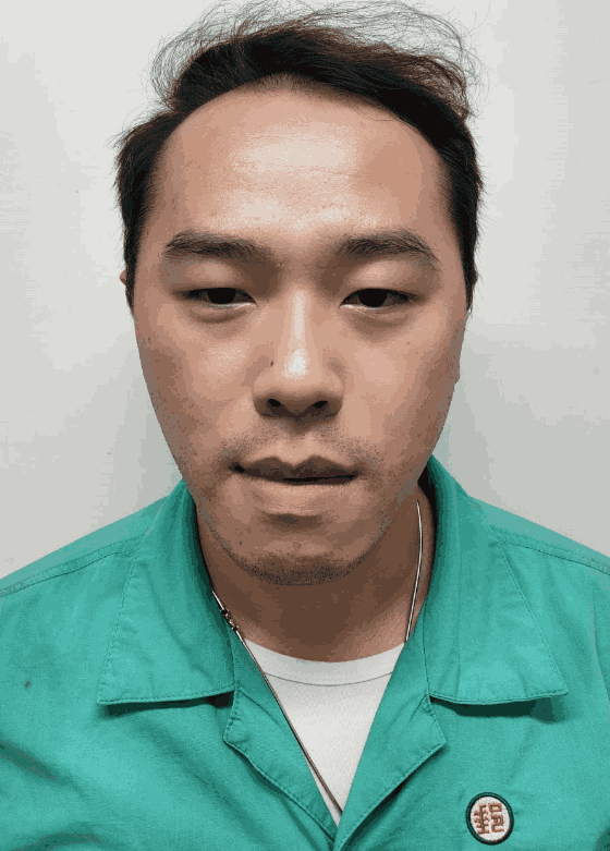 方員進局服務於快包段，這幾年新冠病毒嚴峻，郵局配合政府配送口罩、酒精、篩劑，對於配送作業的參與、遞送與報表回報，盡心盡力足為楷模。