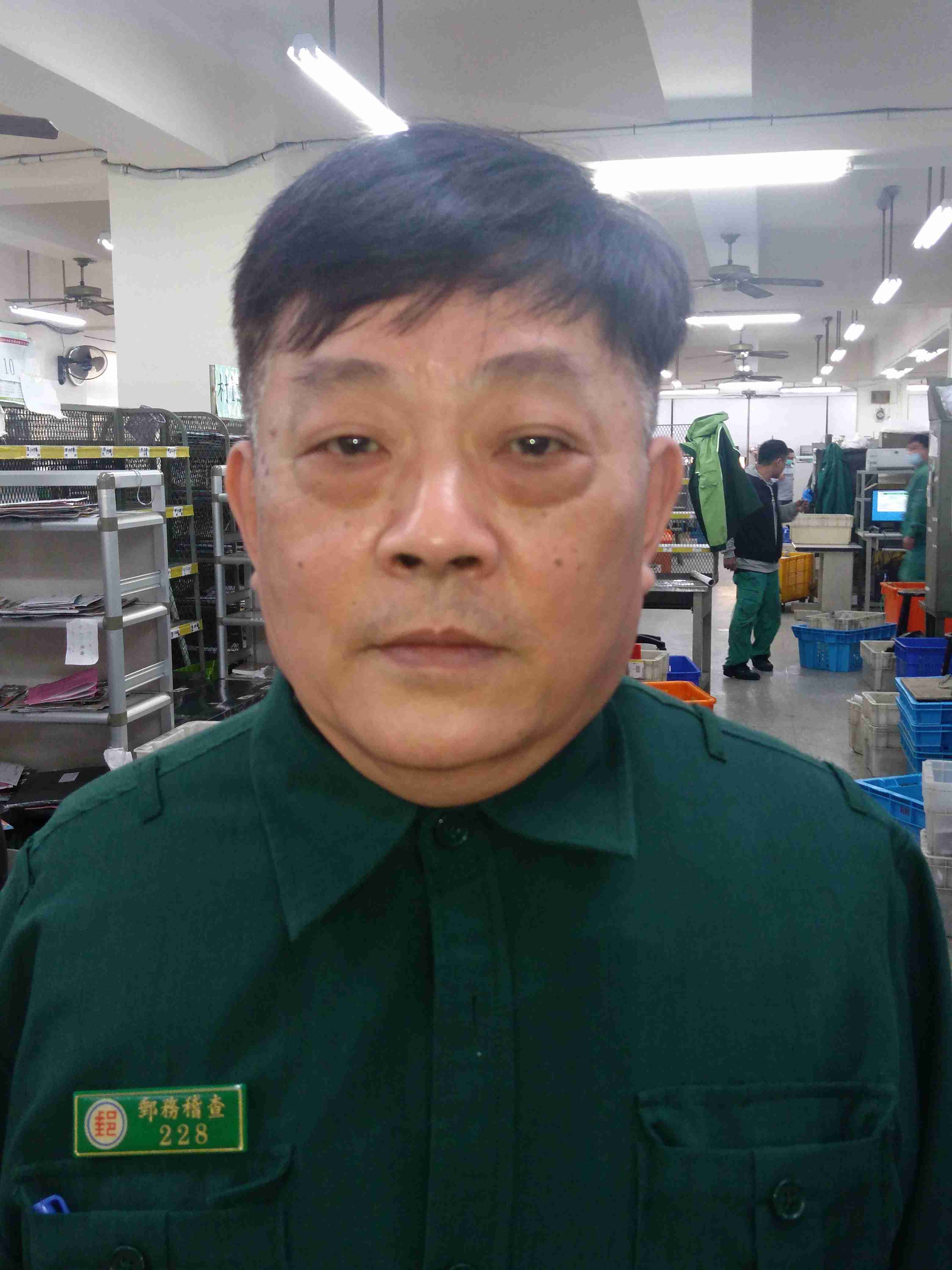 擔任稽查工作，經常不忘關懷弱勢及照顧獨居老人。