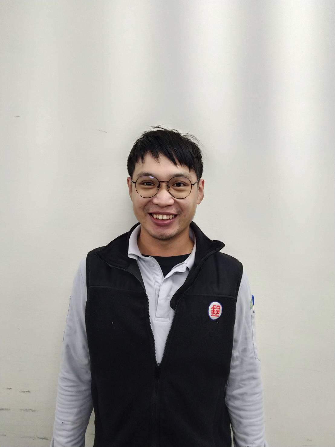 呂員經常於公餘時，主動協助並細心教授新進人員熟悉業務，且主管交辦事項，皆能盡心完成。