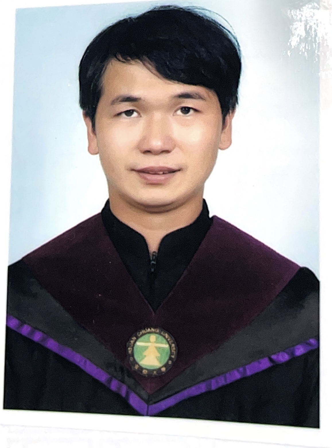 擔任新進人員實習區段之實習夥伴，認真負責、犧牲奉獻，繪製區段圖及各項注意事項均詳細教導，實習完成後自願排公休，利用自己之休假教導實習區段，堪為表率。