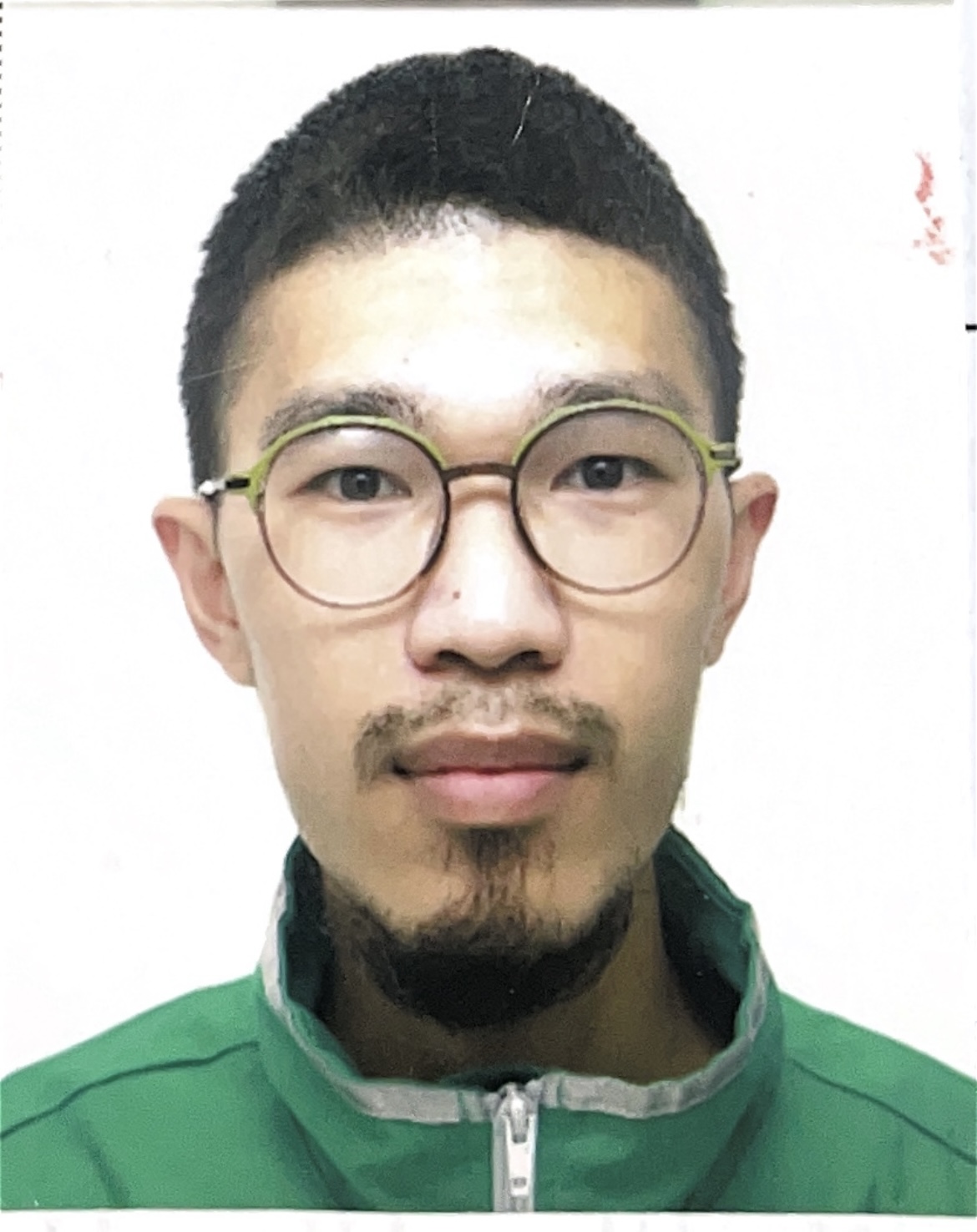 平時工作認真盡責，與顧客互動良好，投遞時遇年長人士或行動不便用郵人士，除能耐心等候外，對於無法妥投之掛件，如書有收件人之聯絡電話者，常主動聯絡後予以妥投，有效提升投遞服務品質。
