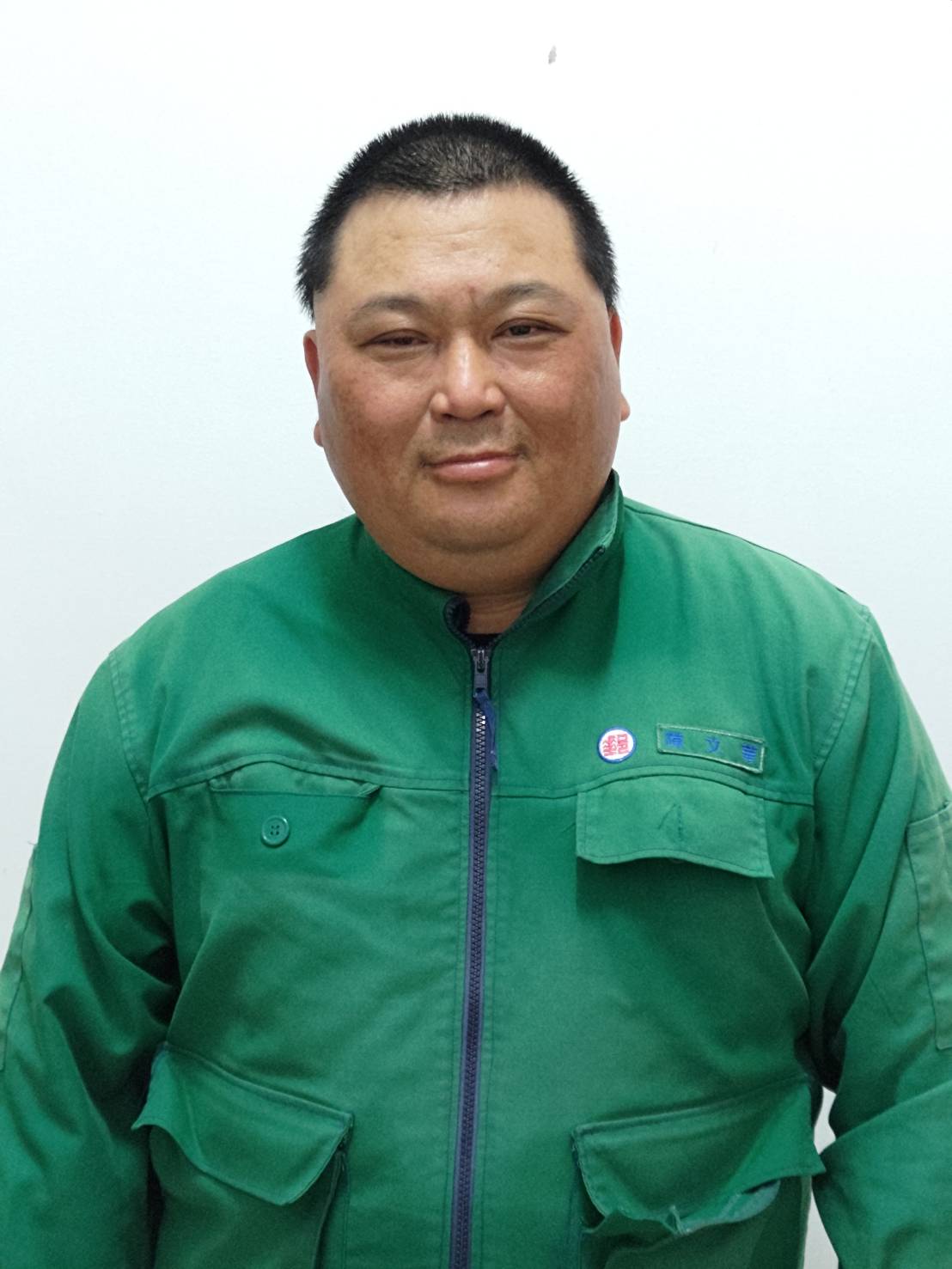 陳員投遞區段有較偏遠區域，轄內老齡人口偏多，陳員常藉投遞時向長者們噓寒問暖，具體事蹟有居住於蕉埔里47號之邱姓老翁，因其時常搭公車往返市區，返程於公車站後需步行一段路返家，陳員如遇邱姓老翁皆會幫其將重物先載至家中，此舉常讓老翁稱讚不絕，常誇郵差真好心。