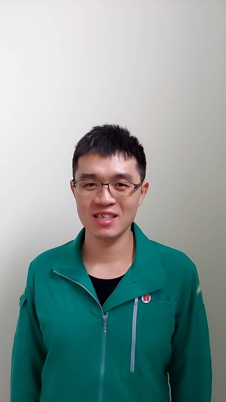 投遞郵件迅速確實，能與同仁互相合作並主動幫忙，樂於分享自身經驗，以增加團隊的向心力。