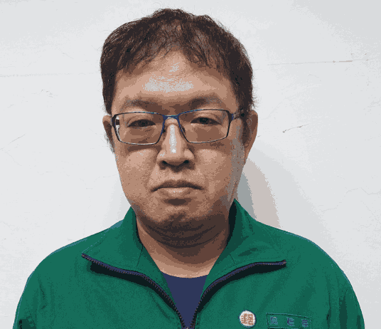 依據中華郵政顧客服務中心通知單112年7月3日案件編號Ａ20230630NO15-1號，顧客李君反映，周員於炎炎夏日投遞途中，挨家挨戶的仔細認真投遞郵件，其敬業服務之態度，備感溫馨，特來電讚揚該員之愛崗敬崗之服務精神。