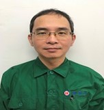 蘇員擔任混投段投遞工作，平日工作表現良好，並有以下優良事蹟：
 1.本股每年消防演練兩次，蘇員積極參與並主動擔負各項目操作示範，動作熟稔，令人印象深刻，致演練皆能順利完成。
 2.每屆4天連假前夕，蘇員主動協助主管，檢視電動機車拔取充電頭，以撙節用電，並策局屋安全。