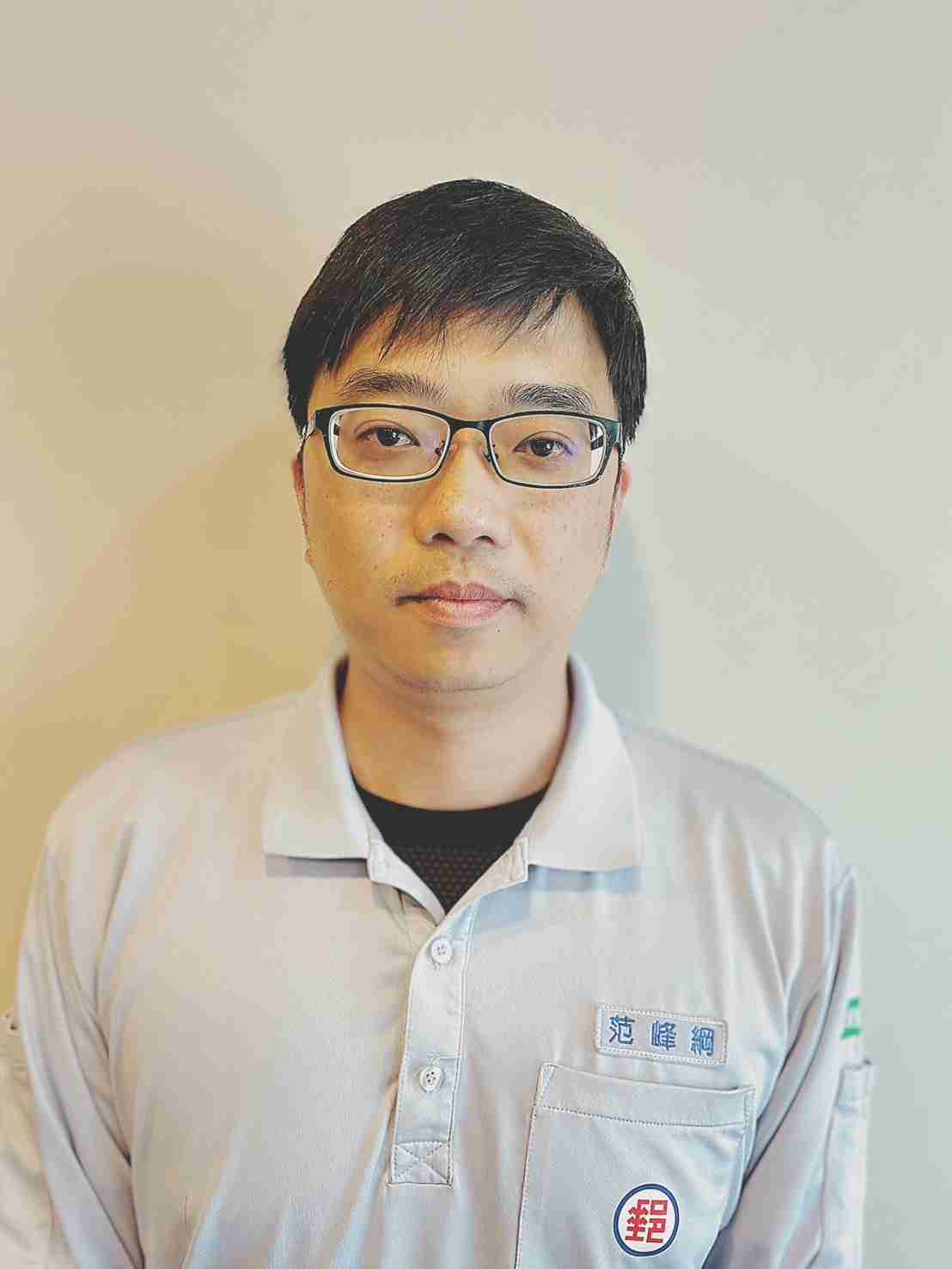 任職外勤投遞工作認真負責，常接獲收件人來電讚揚。亦帶動好的工作氣氛。