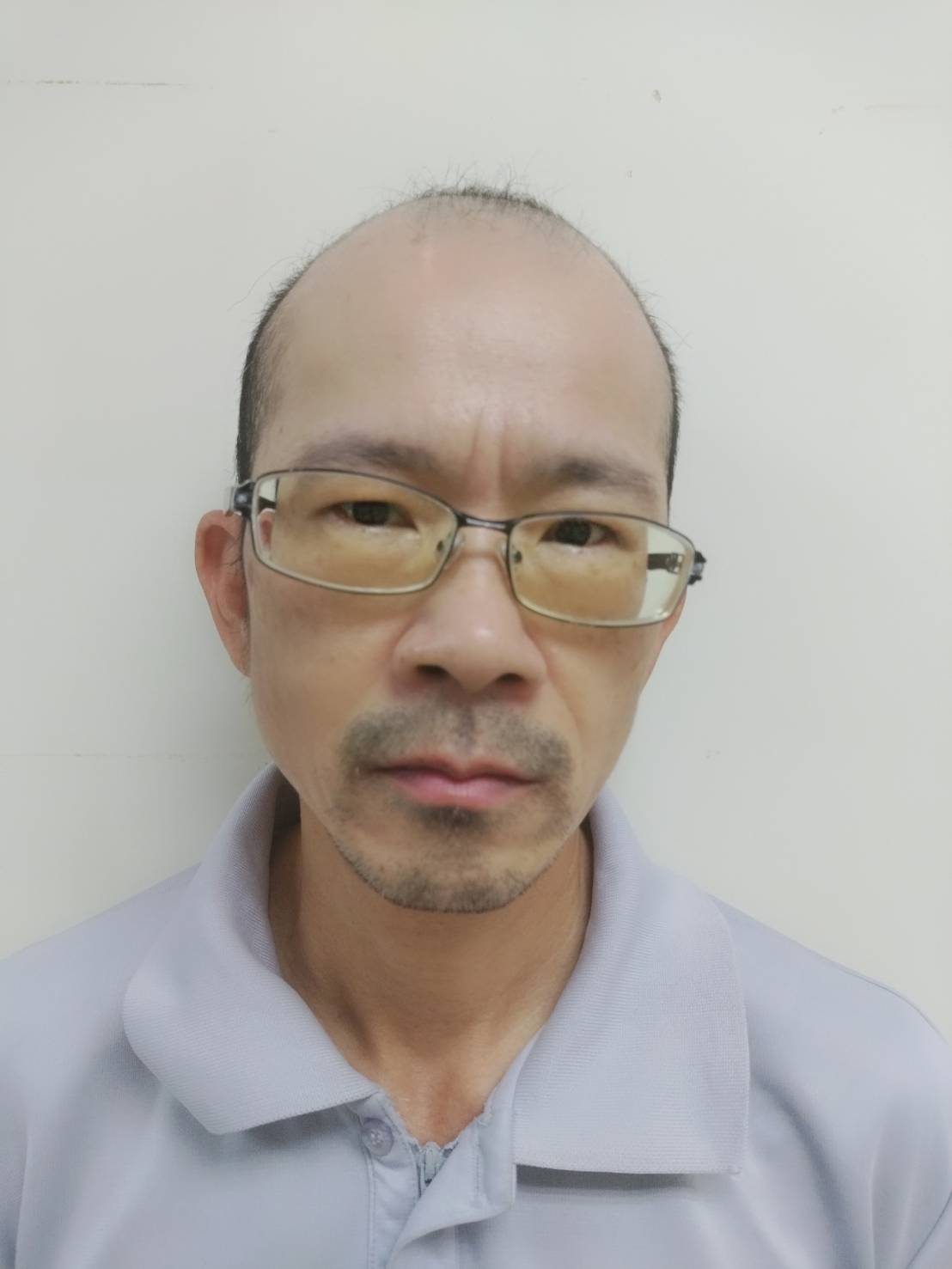 由於陳員在離島2年，對當地地方人士熟識，若遇有關郵件紛爭情形，陳員均會熱心協助排解，免除更多客訴情形。