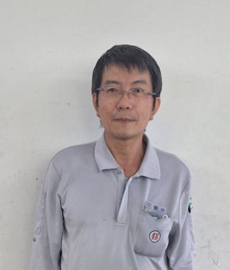 江員進局服務於混投段、參與本股3+3郵件區段整合工作，本著他進局前在外面實際工作經驗，熱心參與、規劃區段，並實地測試路程，讓整合工作能順利執行。