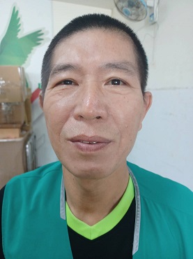淡水新市鎮大廈林立，人口逐漸增多，快捷郵件與網購郵件增加，蔡員除本身投遞之快捷郵件外，常協投其他區段快捷郵件，避免影響投遞時效，深獲客戶讚揚。