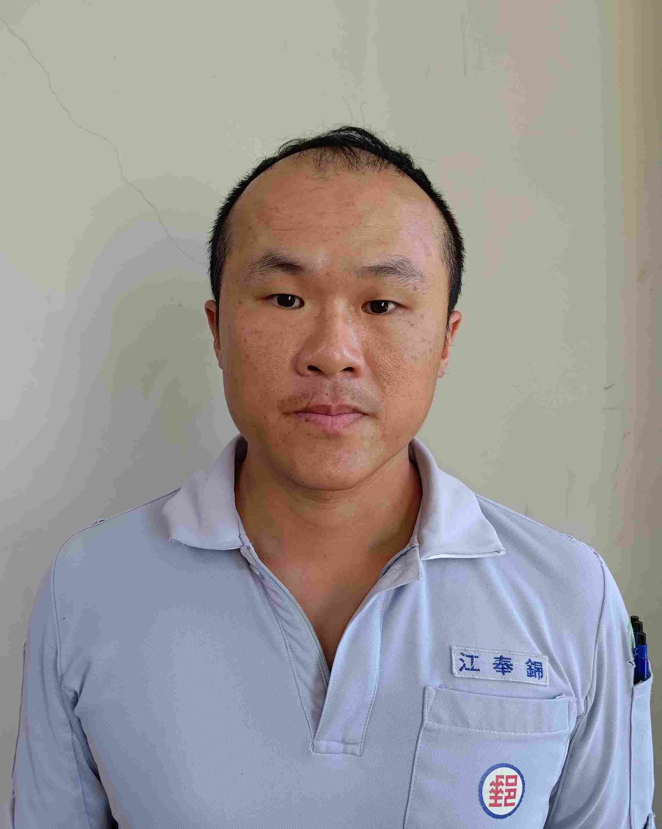 本股郵件投遞同仁江奉錦熱心服務、盡職負責，除對投遞任務專業熟捻外，並且主動接受挑戰，願意接任代理稽查職務，對於新進同仁亦能主動關懷分享工作經驗，有卓越領導管理能力，足為本股同仁之楷模。