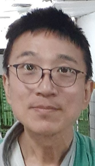 陳員配合度高，對主管交辦之任務皆能圓滿達成，對於壽險、i郵箱二投、郵票冊等業務亦積極推展，利用機會增裕公司營收。