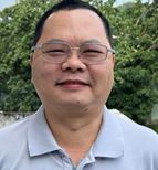 極力推展壽險業務，並以身作則。為挹注郵政營收，貢獻良多。全年壽險業績達39,762 並在集郵票品、i郵購商品及郵政Visa刷卡消費手續費收入方面達101,152元，成績亦相當斐然。