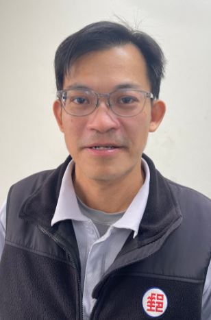 黃員平日投遞工作認真、服務態度親切，工作上總是準確無誤的投遞郵件，遇客戶請托或詢問相關郵務事項，均能熱心協助解決與詳細說明，服務態度良好。