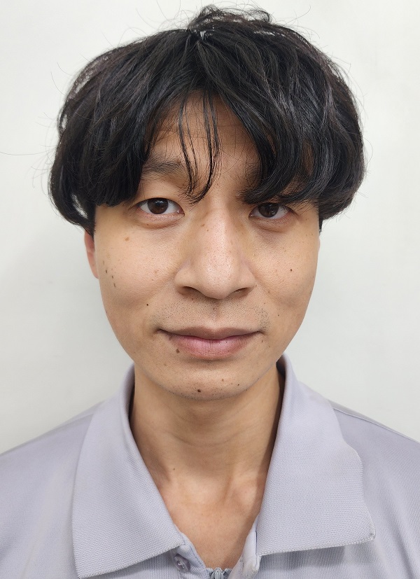 擔任快捷郵件投遞工作認真負責，遇雙11、雙12、年節前郵件尖峰期配合加值班完成投遞工作。