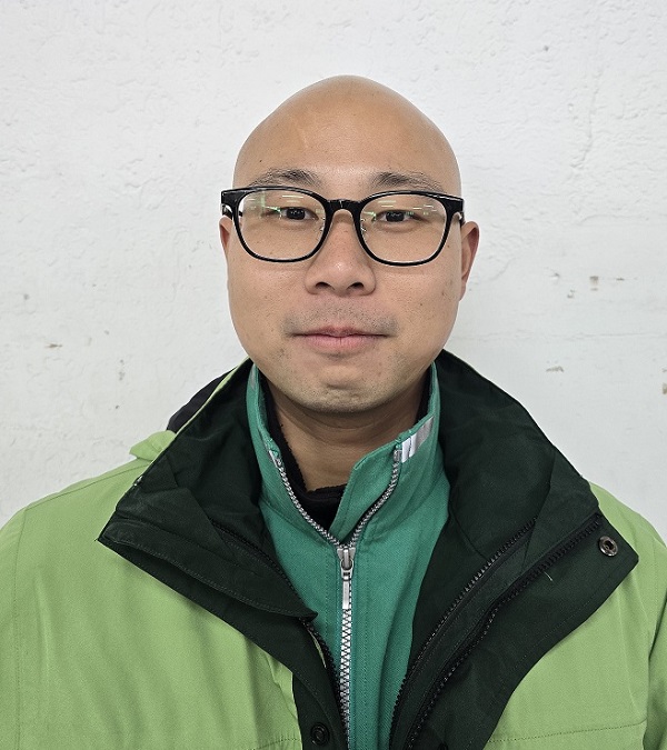 工作認真負責，服務態度良好且熱心，與用郵客戶建立良好情誼，提升郵政形象。
