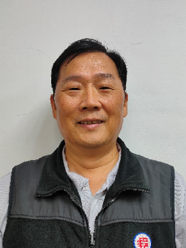 除日常工作表現優異外，亦展現卓越耐心積極協助新進同仁，並傳承有效率地投遞技巧克服工作瓶頸，讓同仁更快適應面對新的任務挑戰。