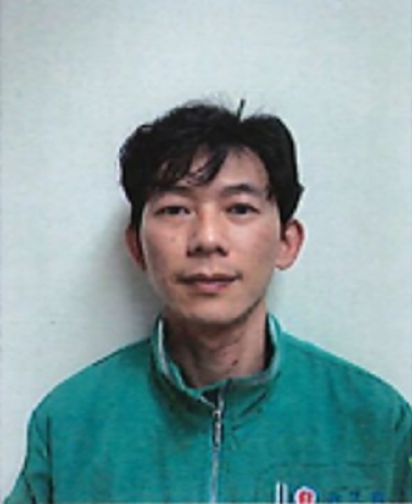 平日擔任外勤投遞工作認真負責，服務態度親切，與顧客互動良好，投遞品質優良，屢獲公眾來電讚譽。