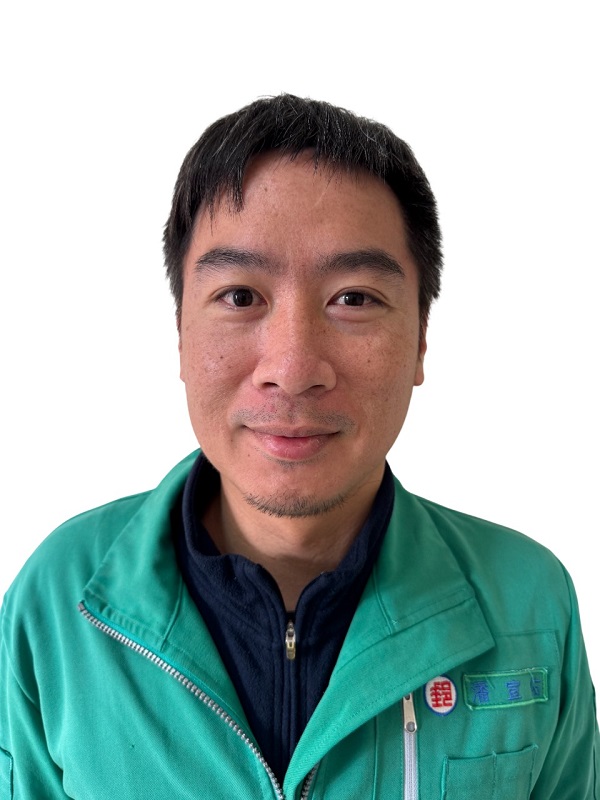 潘員自111年6月入局以來，工作認真，無論是對主管、同仁及客戶均彬彬有禮、待人親切，不敢絲毫怠慢。初入本局時，雖對投遞工作流程、路線不甚熟悉，但秉持樂觀與積極的本性及不放棄的精神，對投遞工作各項細節相當嫻熟。常於工作繁忙時，除能迅速完成分內工作，更適時伸出援手，以減輕同仁工作負擔，屢獲主管及同仁好評。