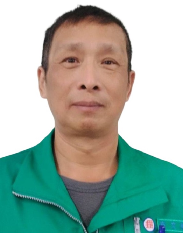 方員平時工作認真負責、主動積極且服務親切，與同仁相處融洽，時常主動協助教導郵政新血，於推展投遞經驗傳承上，不計較、不藏私，樹立職場好榜樣。