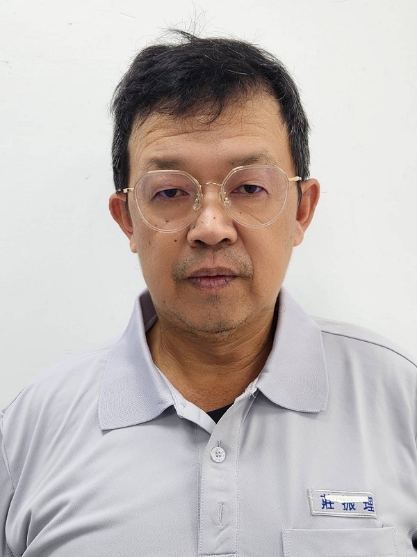 莊員平日熱心助人，常主動幫忙同仁，分享投遞經驗，對突發事件調班皆能配合調度，幫忙協投，使局務運作正常順暢。