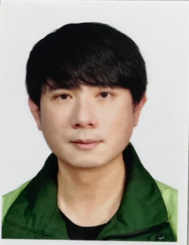 劉員性格善良，平時熱心助人，工作積極負責，同仁遺失郵件，主動協尋。