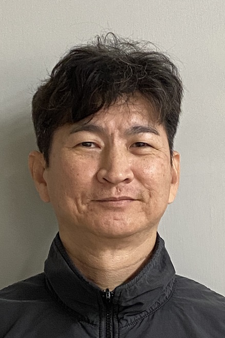 具工作熱忱，與同仁相處融洽，遇繁瑣事務能保持耐心，積極達成目標。