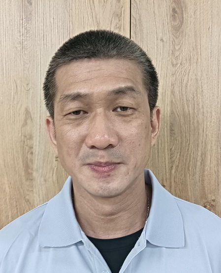 投遞信件服務良好，與顧客應對態度和善，同事間互動良好，會主動幫忙主管協調工作，是主管的好幫手。