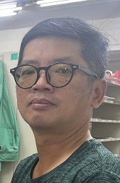 劉員擔任投遞工作認真負責，服務態度親切，常獲公眾來電讚揚；擔任偏遠地區投遞工作，經常不忘關懷弱勢及照顧獨居老人。