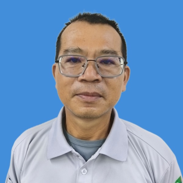 該員投遞鹽埕區田單街O號3樓，住戶為行動不便之長者，需上樓交付投遞掛號郵件，主動積極為民服務。