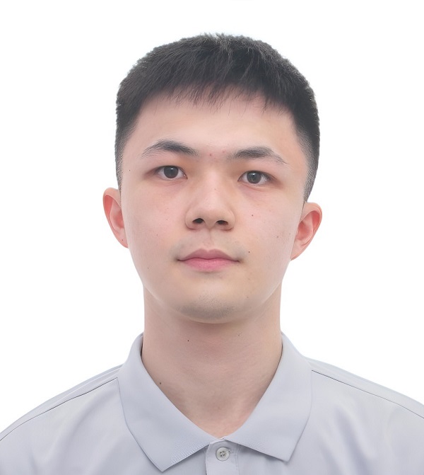 謝員雖年輕資淺，但對師父及同僚態度恭敬且有禮貌，並且經常詢問不懂之處。