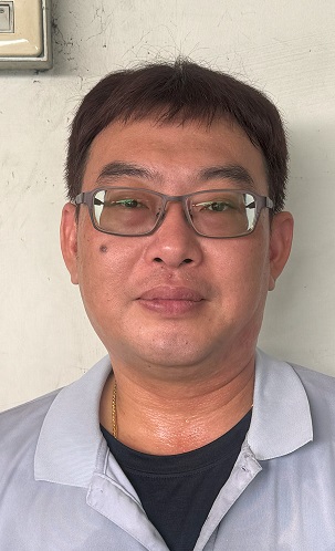 工作態度積極、認真，所交付之任務努力完成，且配合主管工作調度，使投遞及收攬工作順利執行，值得嘉許。