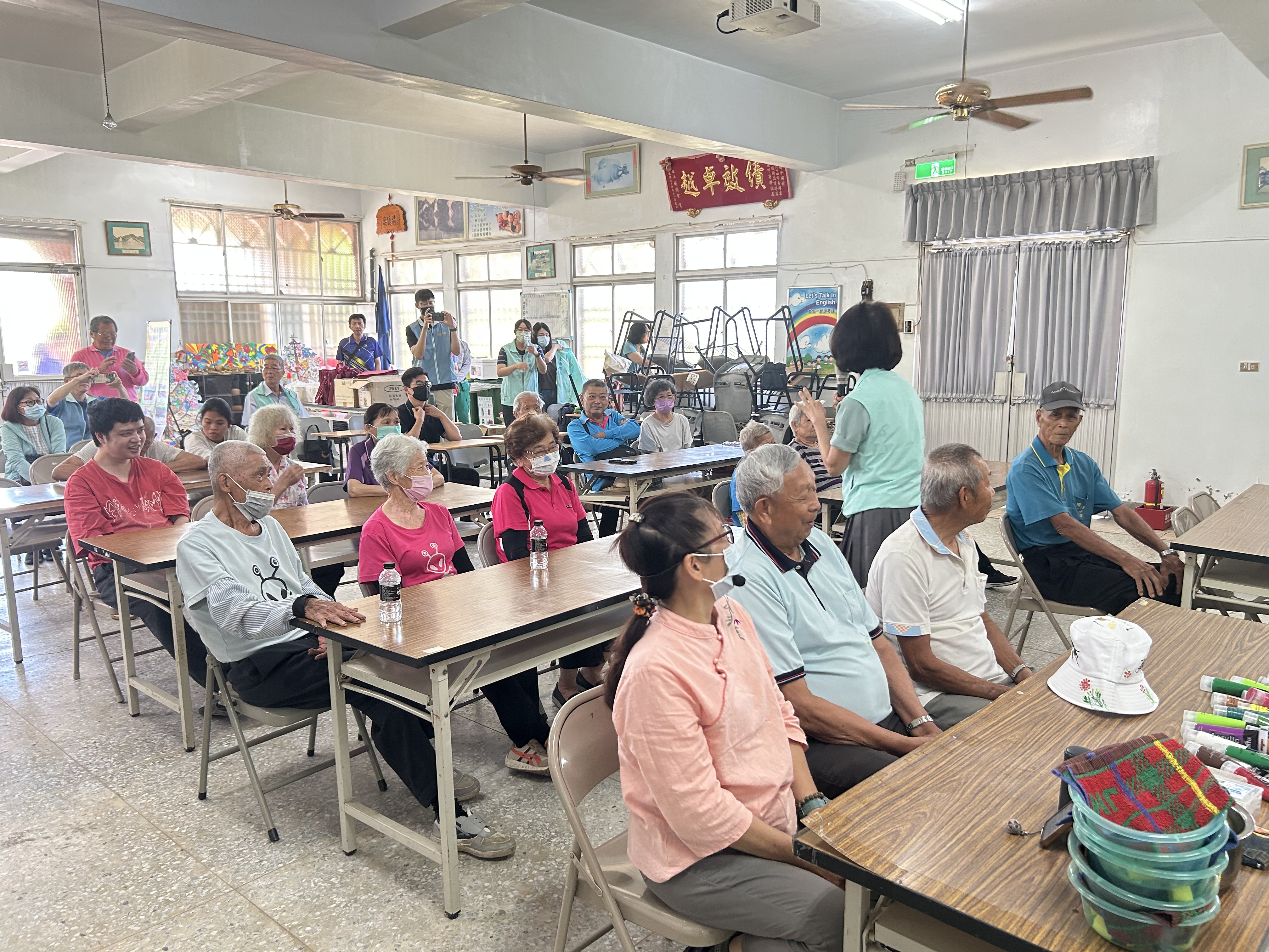 115年5月_農綠意龍崎「郵」愛相隨！臺南郵局攜手 社區關懷獨居長者守護荷包玩拓印