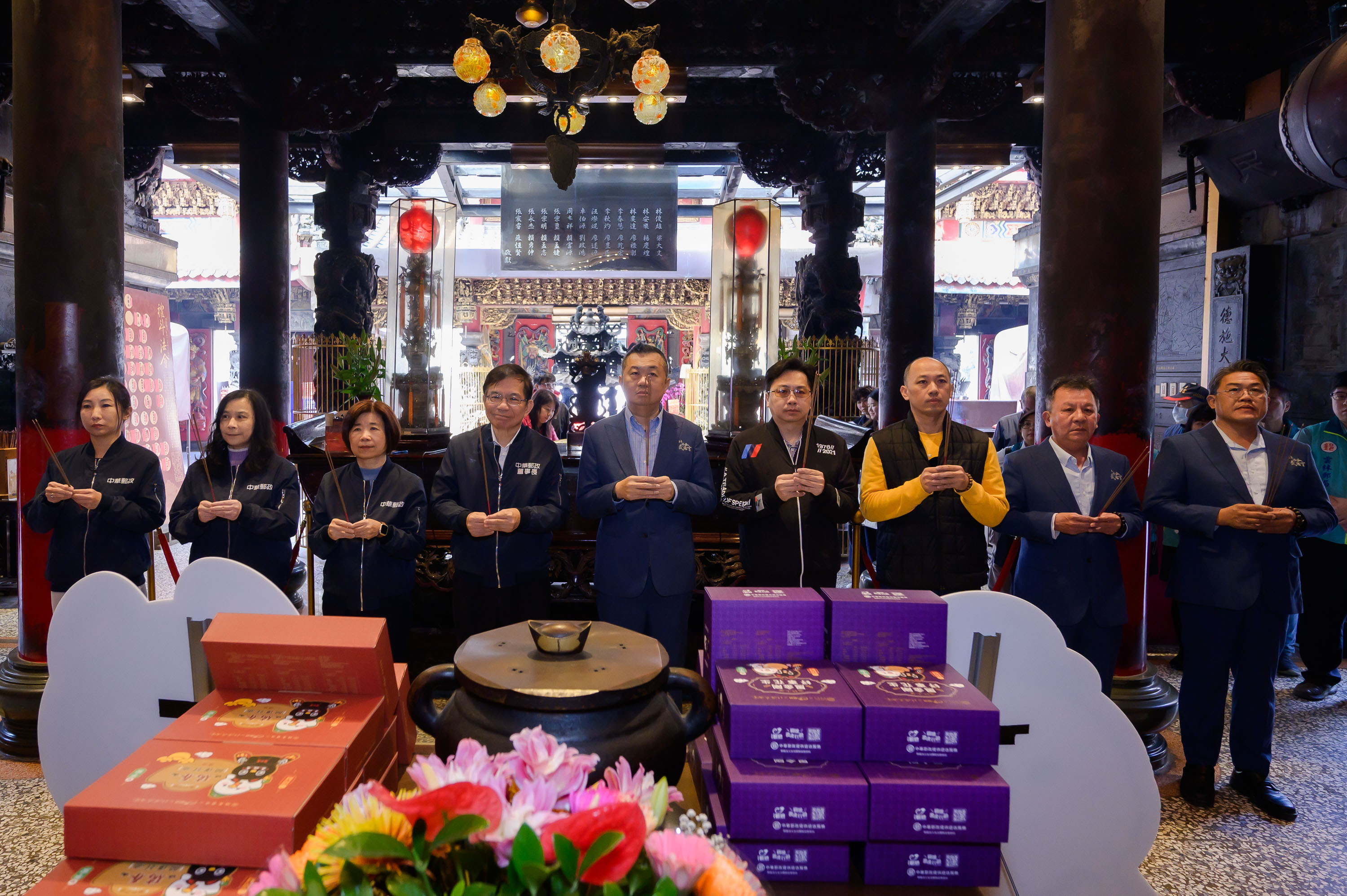 中華郵政攜手北港武德宮 推出聯名禮盒x過爐祈福香火袋